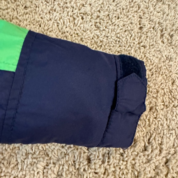 Boys Carter Classic and Unique puffer winter jacket with hood 18Months - Picture 5 of 8